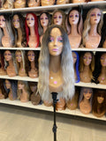 JULIA- Long Wavy Wig